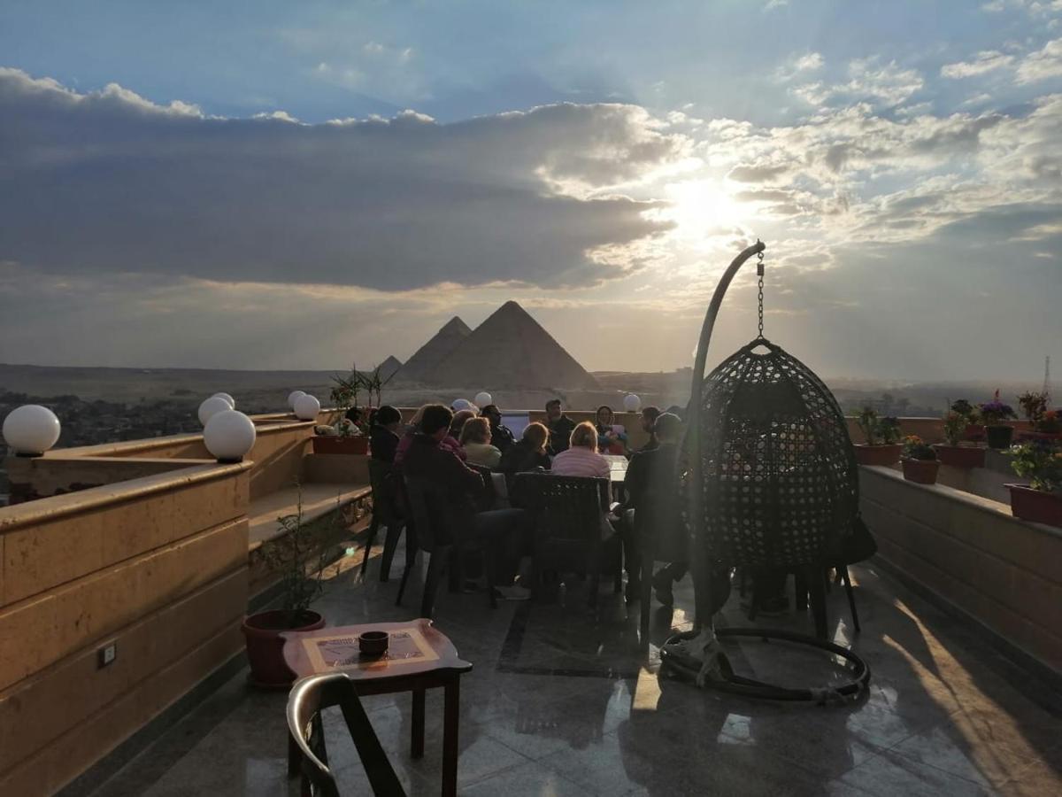 Gardenia Pyramids View - Rooftop *