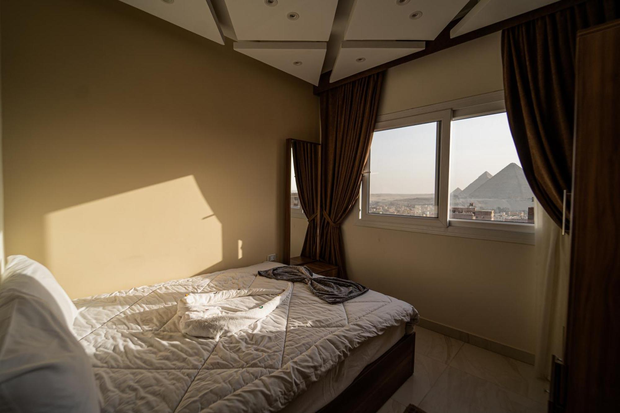 Gardenia Pyramids View *
