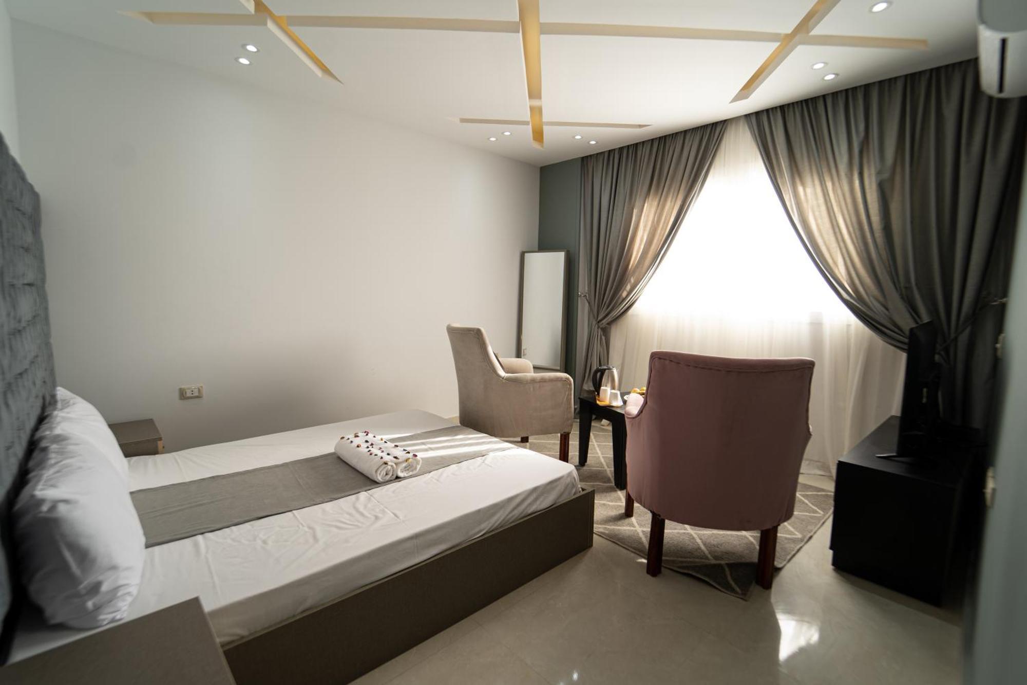 Gardenia Pyramids View Хостел